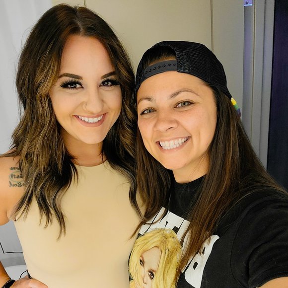 Meet your Posher, Tiffany - Picture 1 of 7